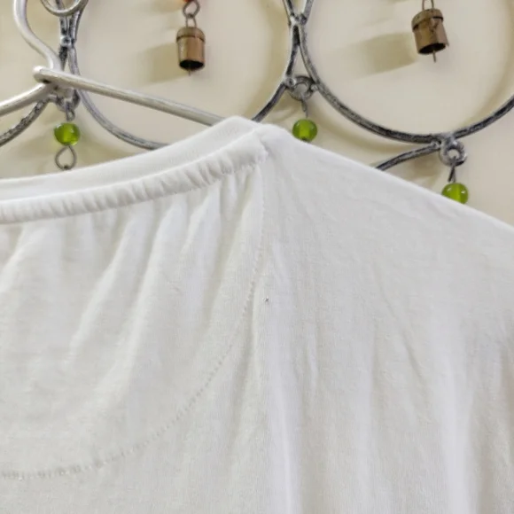 Softest graphic white Tee - Picture 6 of 9